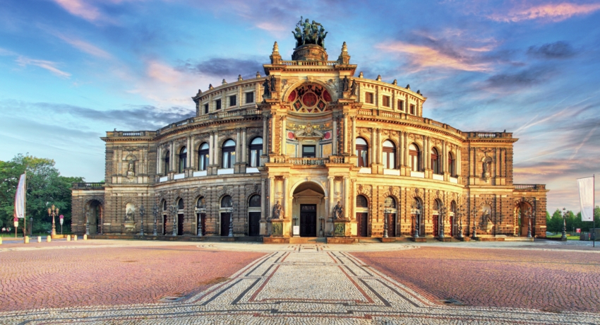 GSTBERL 1_C_Shutterstock - Berlin mit Dresden
